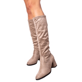 Botas VINCEZA beige con estilo