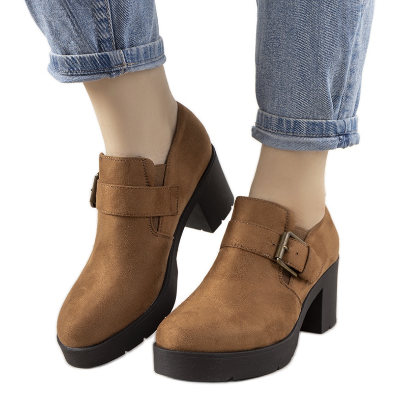 Zapatos beige en el poste Leonie caqui Zapatos beige en el poste Leonie caqui