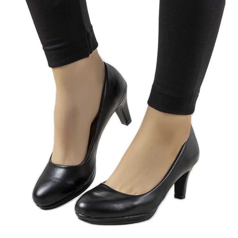 Salón negro con tacón de aguja de polipiel Fink