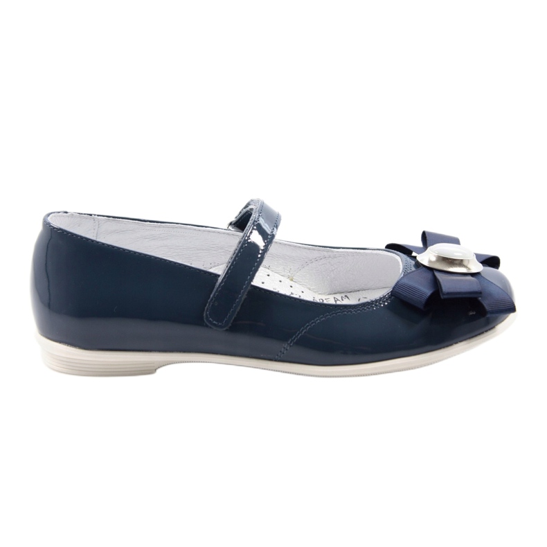 Ballerinas de cuero para niñas con un arco 45418 azul marino Bartek