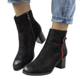 Botas negras con abrasiones de Montano negro