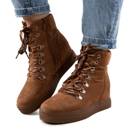 Zapatillas Carmona invierno camel marrón
