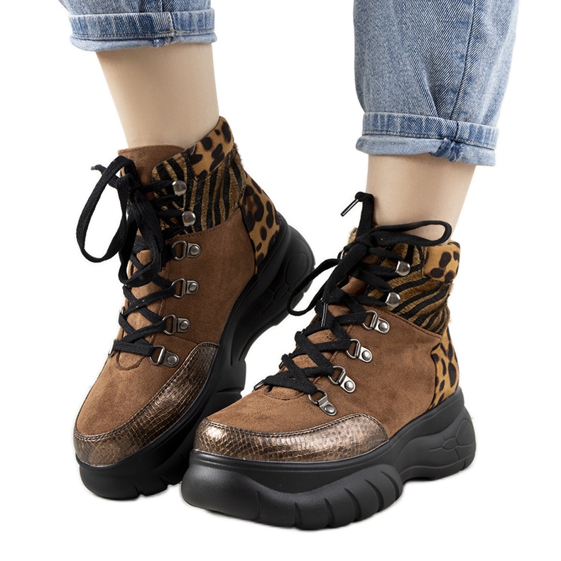 Zapatillas de invierno marrones con el tema animal de Cesaria marrón