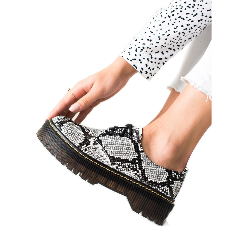 Sweet Shoes Zapatos en la plataforma con estampado de serpiente blanco negro