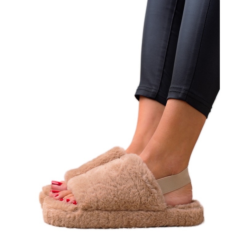 TRENDI Zapatillas marrones en una goma de borrar marrón TRENDI Zapatillas marrones en una goma de borrar marrón