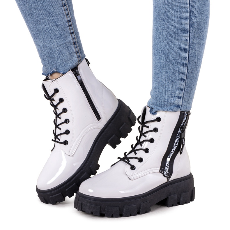 Bota lacada blanca Brisette blanco Bota lacada blanca Brisette blanco