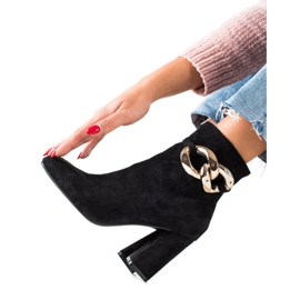 TRENDI Botas elegantes con adorno dorado. negro