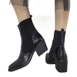 Botas negras decoradas con tachuelas Camus negro