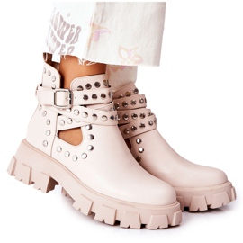 PG1 Trabajadores con Jet en una plataforma Vernelle beige PG1 Trabajadores con Jet en una plataforma Vernelle beige