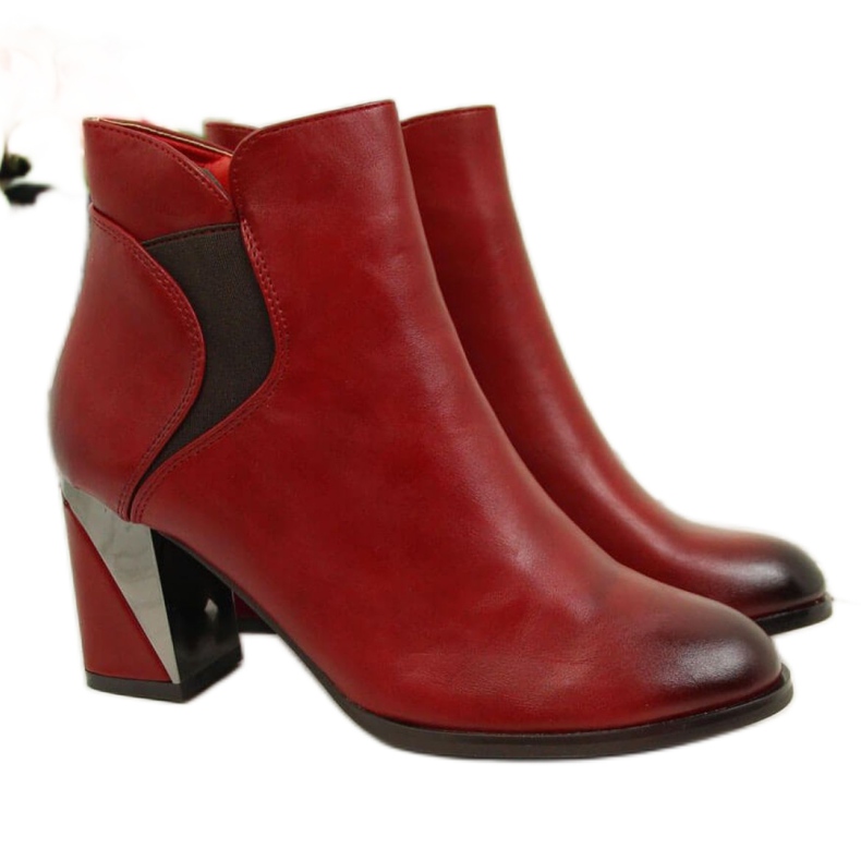 Botas sobre poste decorativo, aislado Jezzi W JEZ251A burdeos negro rojo