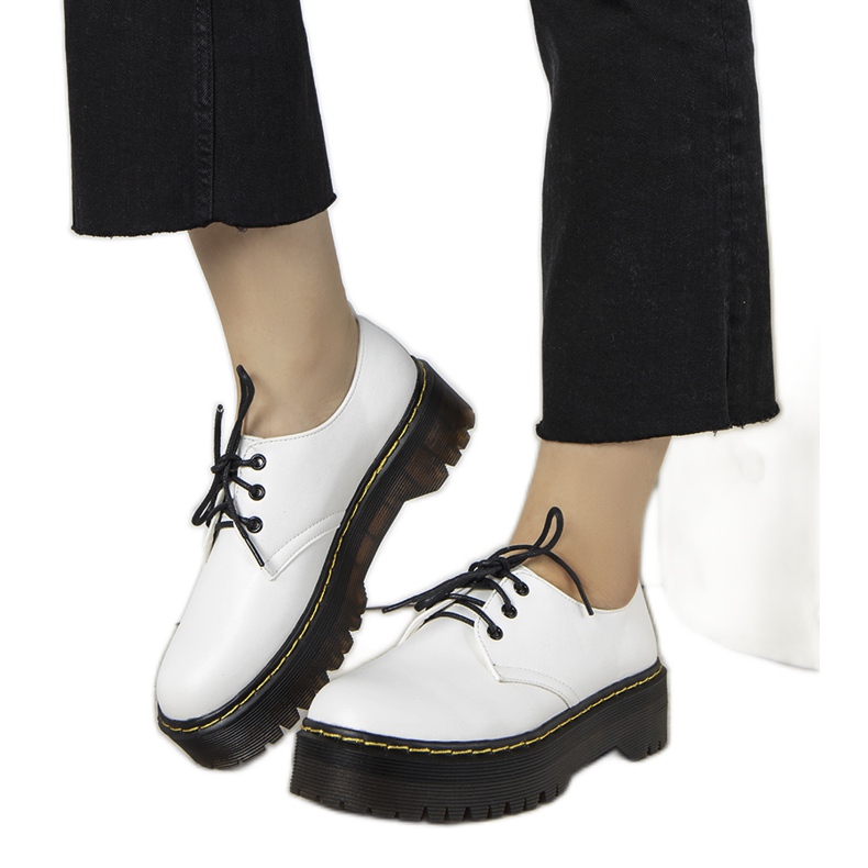 Zapatos blancos sobre suela gruesa Ronde