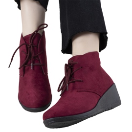 Botas granate en la cuña Jessamine rojo