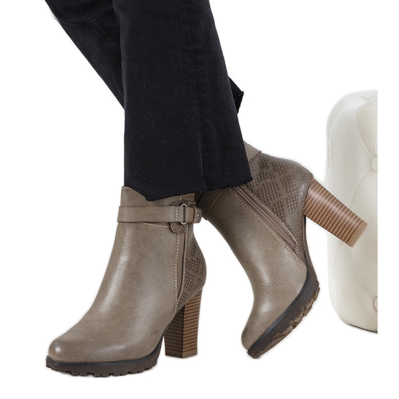 Botines marrones en el poste de Heredia marrón caqui Botines marrones en el poste de Heredia marrón caqui