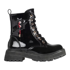 Botines lacados con cordones negro