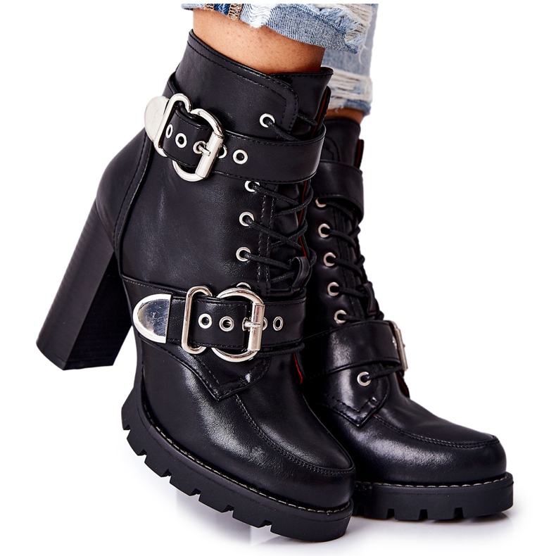 Botas en un poste con una hebilla Black Flaris negro