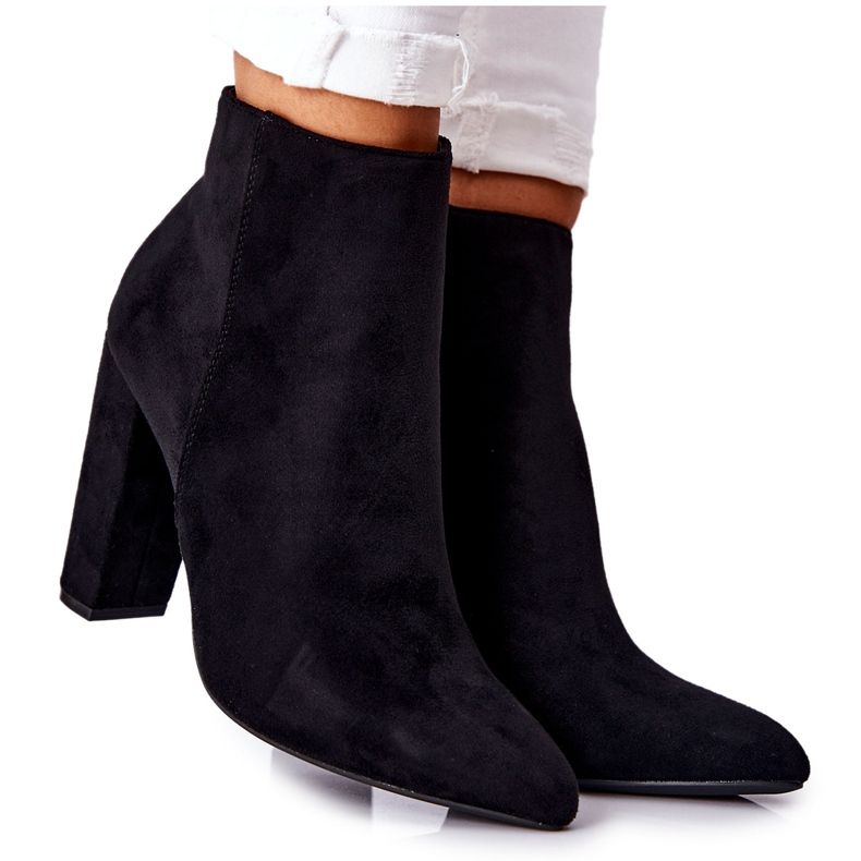 PS1 Botines negros de gamuza Rinasa en un poste PS1 Botines negros de gamuza Rinasa en un poste