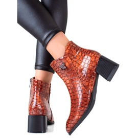 Filippo Botas elegantes con aislamiento. marrón