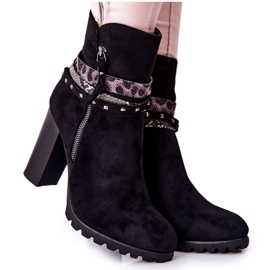 PG1 Botas de ante en un poste alto Besis negro