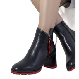 Botas negras con aislamiento de Coster negro