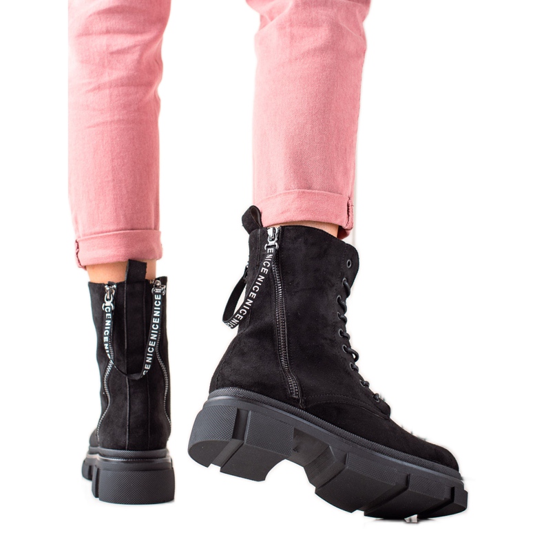 Bona Botas negras con cremallera decorativa negro