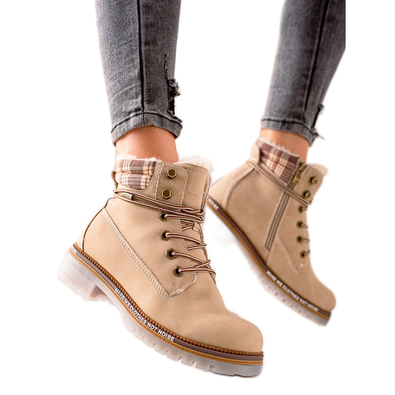 Goodin Tramperos aislados hechos de cuero ecológico beige Goodin Tramperos aislados hechos de cuero ecológico beige