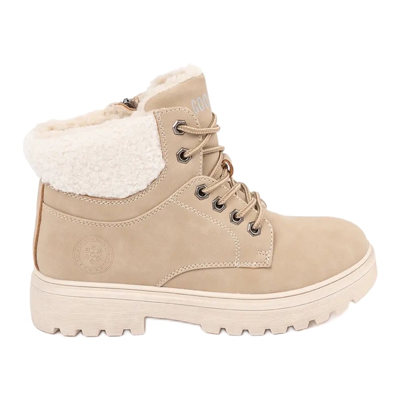Tramperos con estilo hechos de cuero ecológico beige