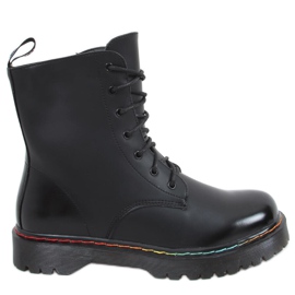 Martensiaki con el hilo de color Ohio Black negro