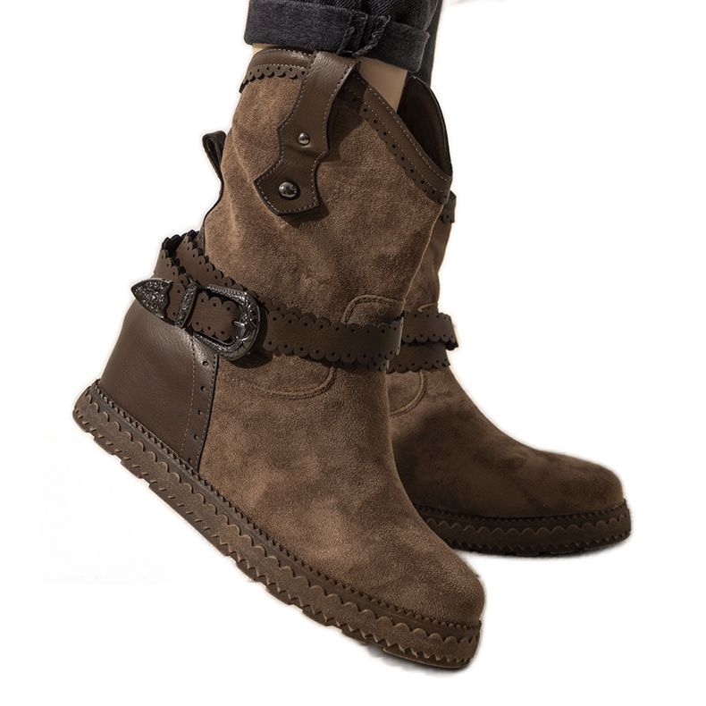 Botas de mujer marrones con aislamiento en la cuña Sherry marrón