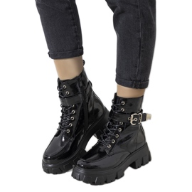 Botas aislantes lacadas en negro de Hampton