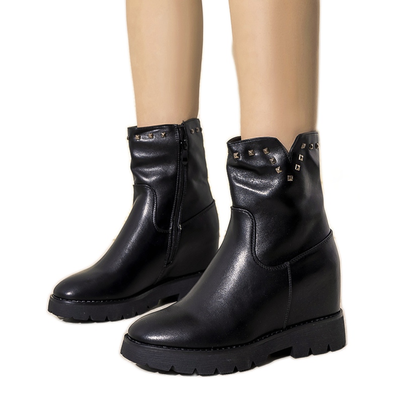 Botas de mujer negras en la cuña Carmen negro