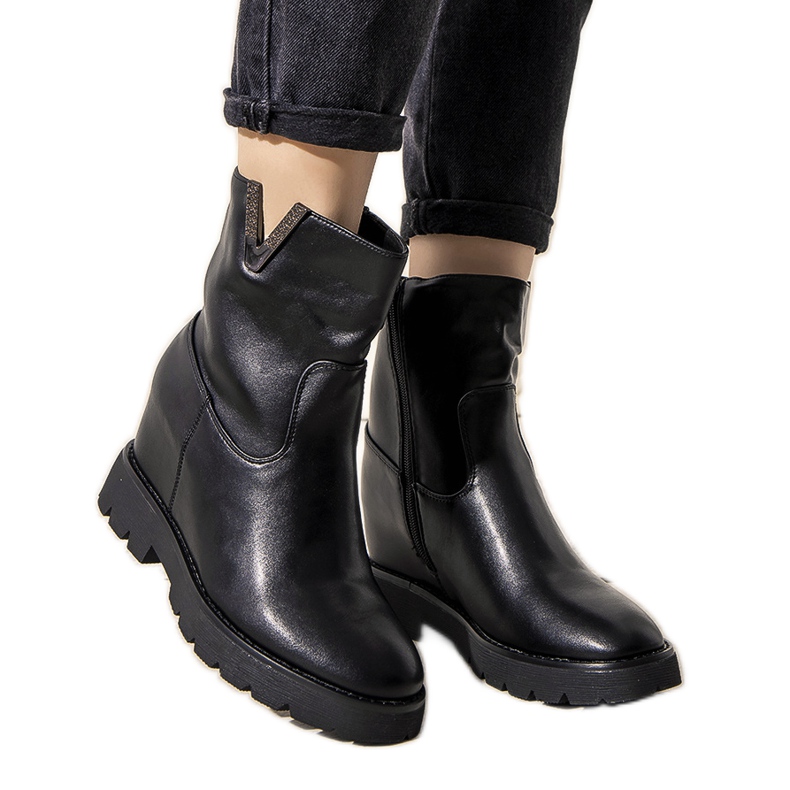 Botas de mujer negras en la cuña Goldie negro