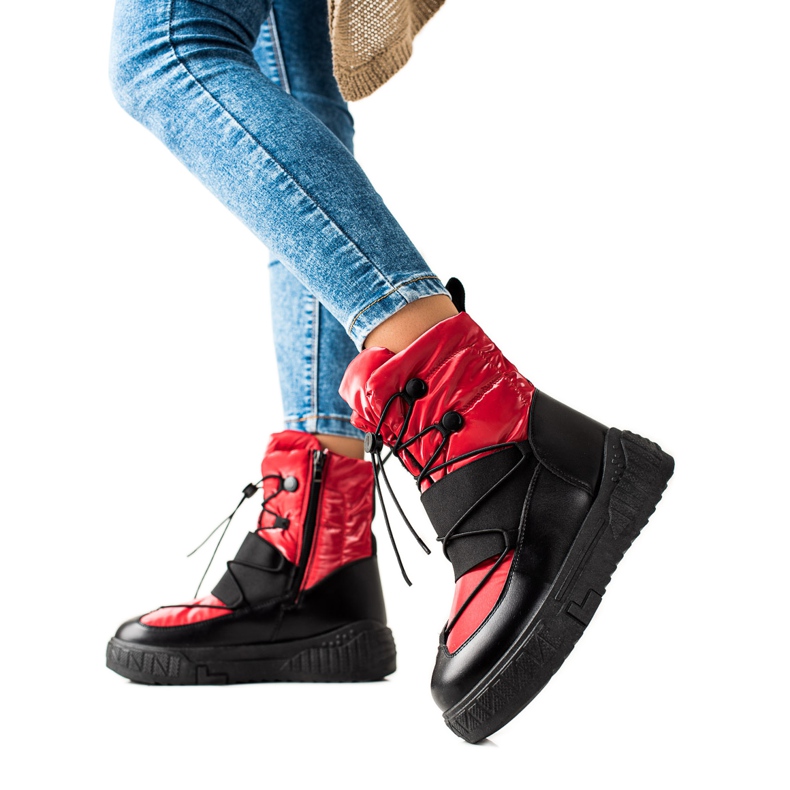 TRENDI Cómodas botas de nieve en la plataforma negro rojo TRENDI Cómodas botas de nieve en la plataforma negro rojo