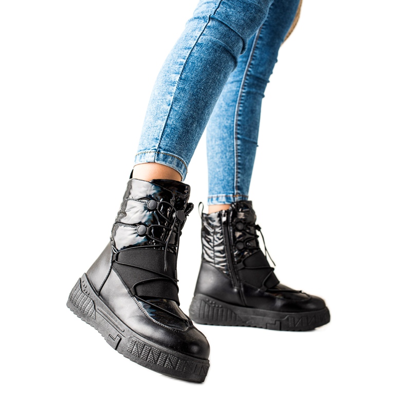 TRENDI Cómodas botas de nieve en la plataforma negro