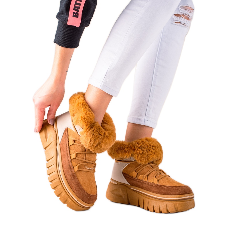 TRENDI Botas de nieve en la plataforma con piel beige marrón