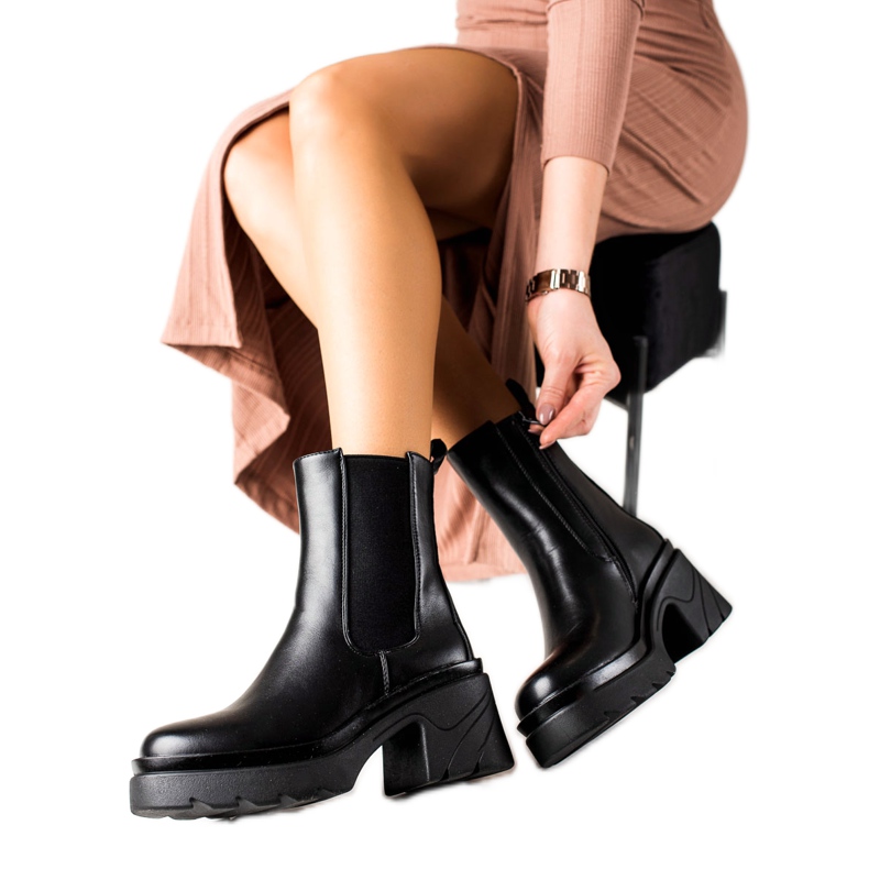 TRENDI Botas en plataforma beige negro