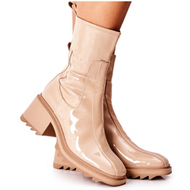 PM1 Botas Merelien de tacón alto lacadas en beige