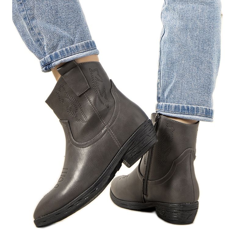 Bota cowboy gris aislante Belda