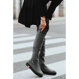 Botas planas decoradas grises de Lia rosado