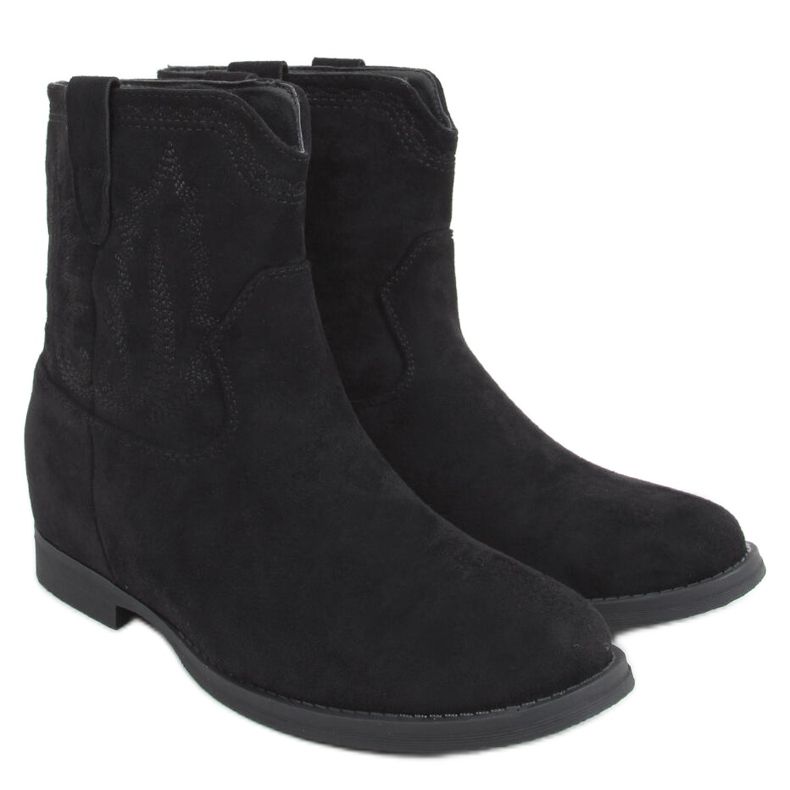 Botas en una cuña negra Astrid oculta negro