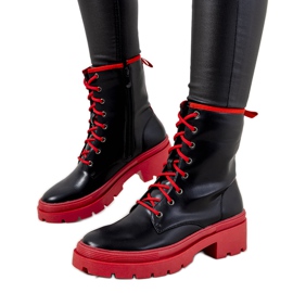 Botas negras con suela gruesa de Dena negro rojo