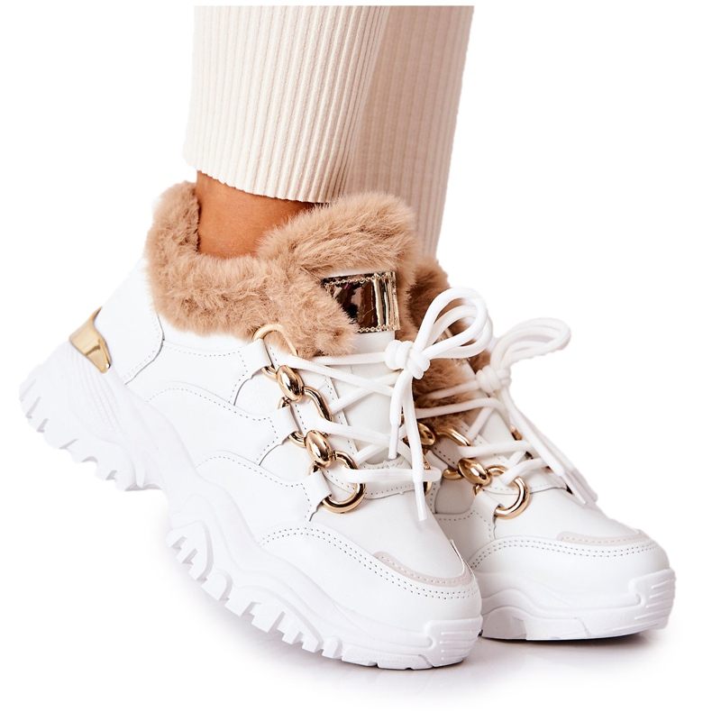 PM1 Calzado deportivo de cuero con aislamiento blanco brillante