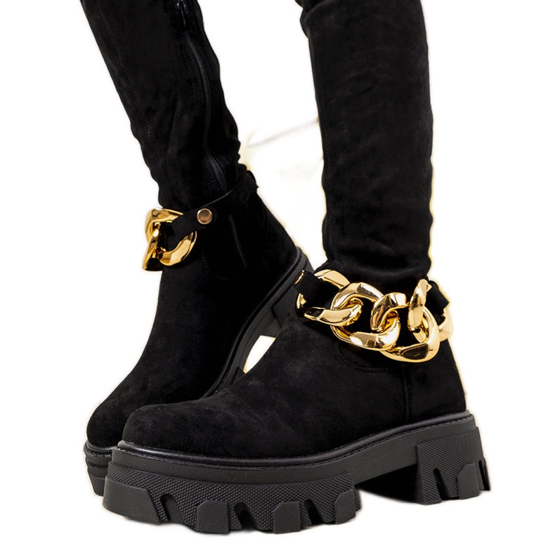 Botas negras sobre suela gruesa Alines negro