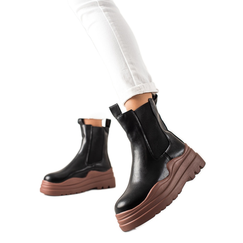 TRENDI Botines Chelsea en la plataforma de moda negro