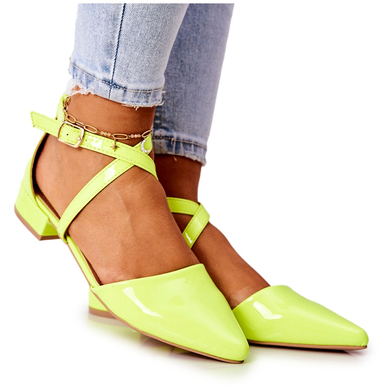 WS1 Zapatos de charol en tacones bajos Giovanna amarillo neón verde WS1 Zapatos de charol en tacones bajos Giovanna amarillo neón verde
