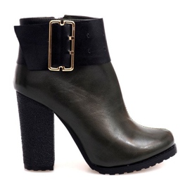 Botas elegantes con una hebilla en un poste 1742 Caqui negro