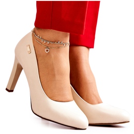 Bombas para mujeres en el Sergio Leone Beige Post Bombas para mujeres en el Sergio Leone Beige Post