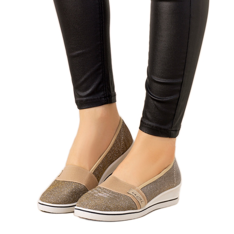 Zapatillas Golden Burris con cuña dorado