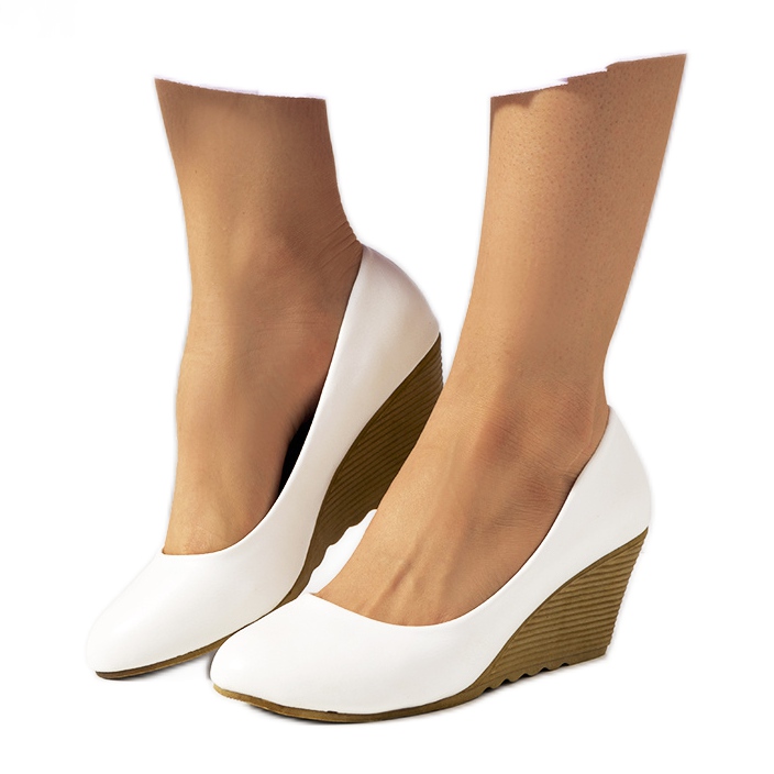Bombas blancas en la cuña Unies blanco crudo