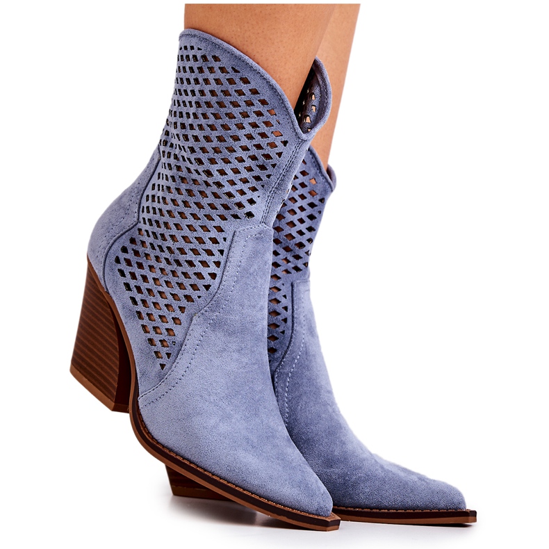 FB1 Botas vaqueras caladas en un post azul Caroline FB1 Botas vaqueras caladas en un post azul Caroline