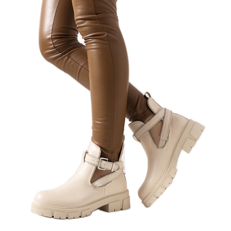 Botas beige en la plataforma Huff